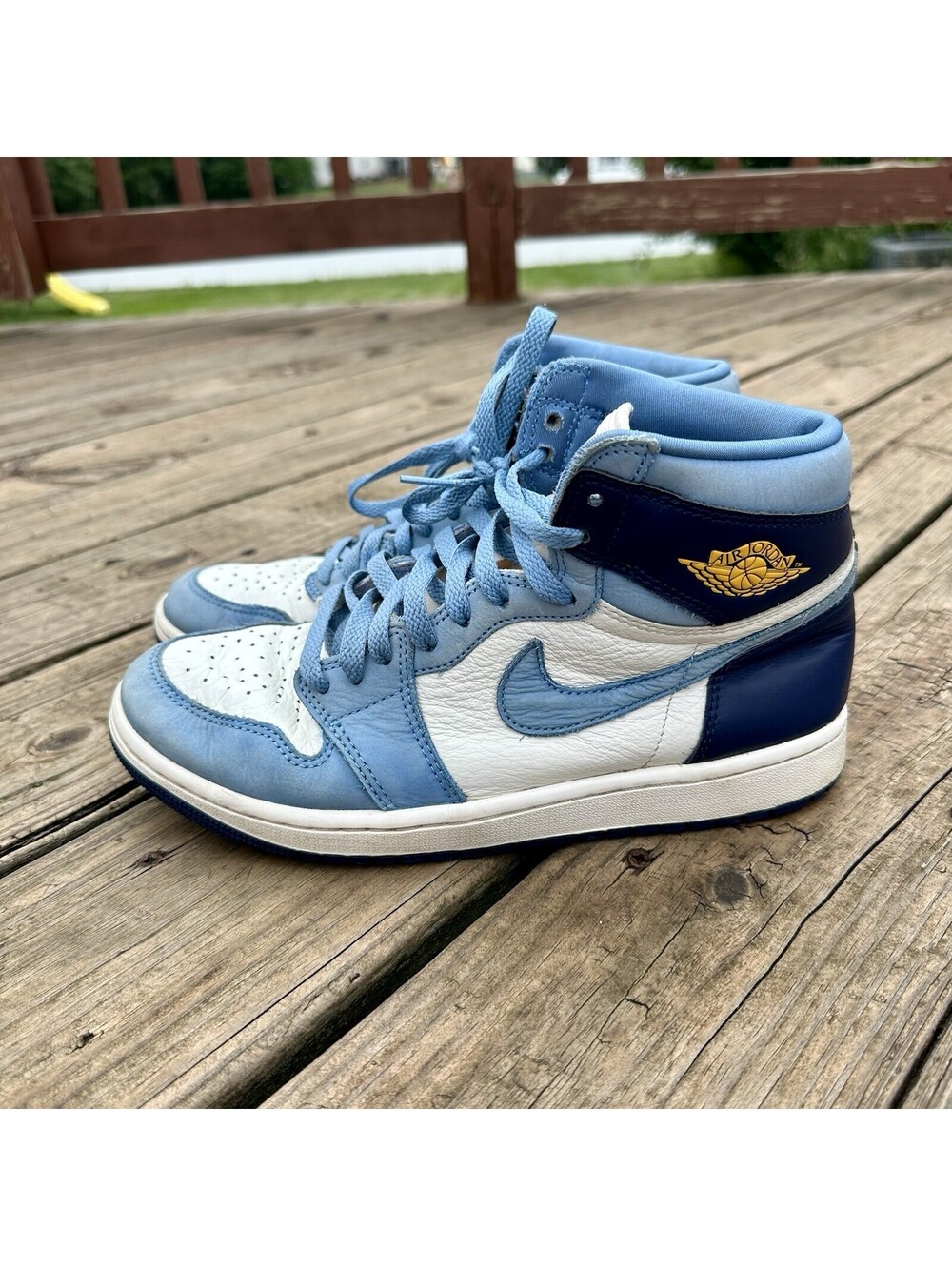 Nike Air Jordan 1 Retro High OG First in Flight Sneaker FD2596-400 Womens Size 9